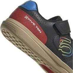 Five Ten Hellcat Mountainbiking Shoes - Core Black / Red -Outdoor Sports Store five ten hellcat gy5125 core black red 01 1206766