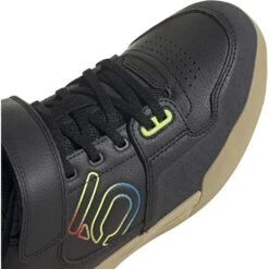 Five Ten Hellcat Mountainbiking Shoes - Core Black / Red -Outdoor Sports Store five ten hellcat gy5125 core black red 08 1206773