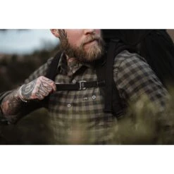 Lundhags Ekren Long Sleeve Shirt - Clover 640 -Outdoor Sports Store lundhags ekren long sleeve shirt clover 640 2 1397009